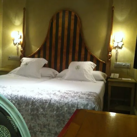 Sacristia De Santa Ana 3* Siviglia