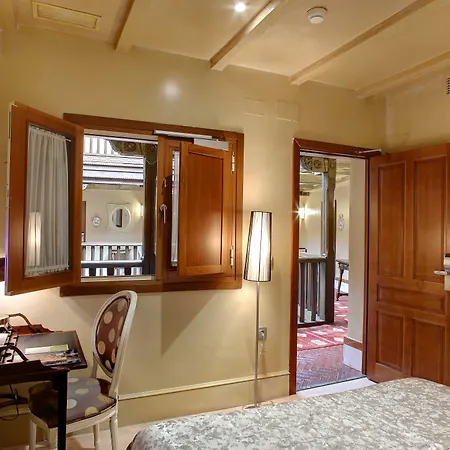 Sacristia De Santa Ana 3* Siviglia